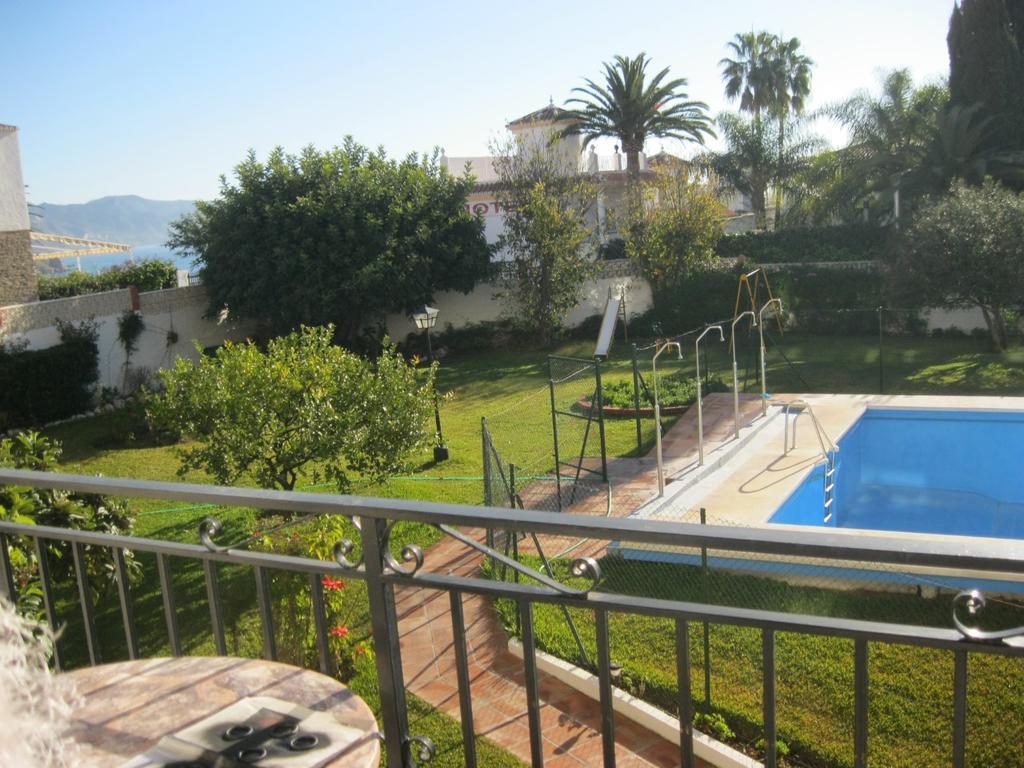Edificio Acapulco Apartment เนร์คา ภายนอก รูปภาพ